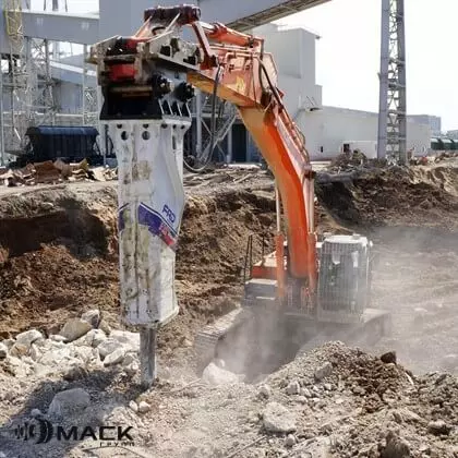 Экскаватор Hitachi ZX330 LC с гидромолотом