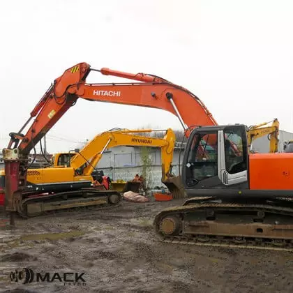 Гусеничный экскаватор Hitachi ZX240 LC-3 с гидромолотом