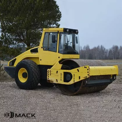 Виброкаток Bomag BW 213 D-4