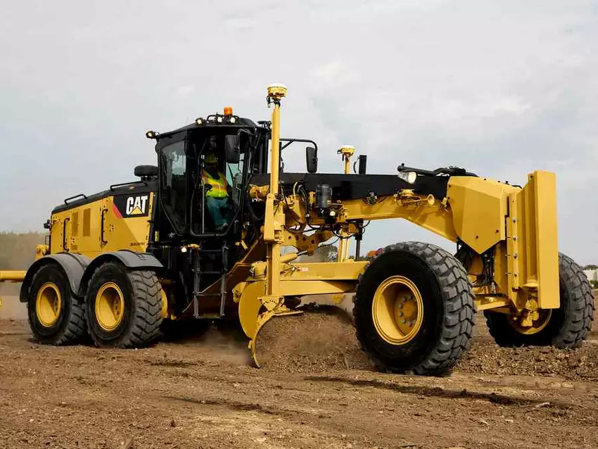 Грейдер Caterpillar 160