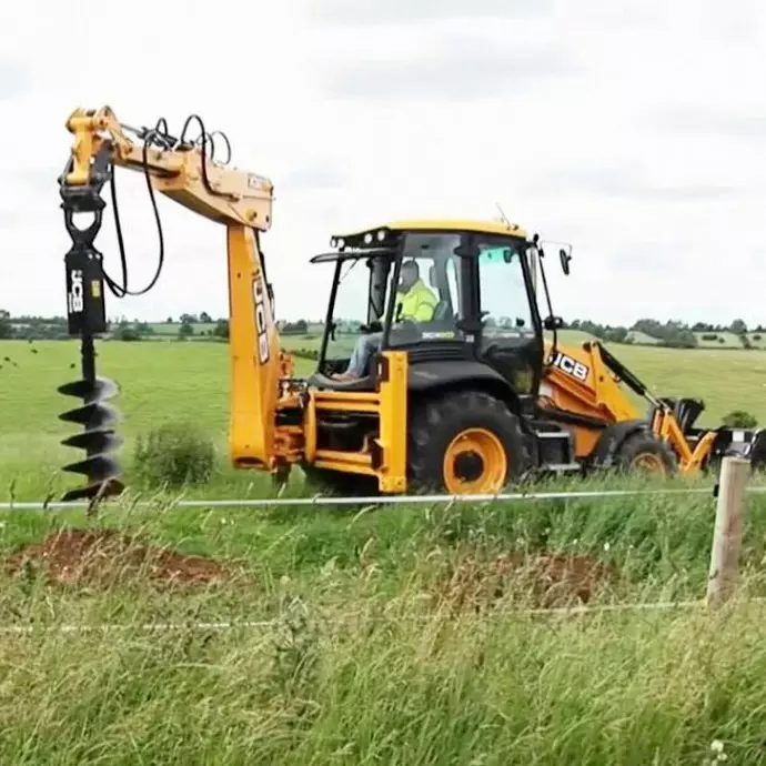 Ямобур JCB 3CX