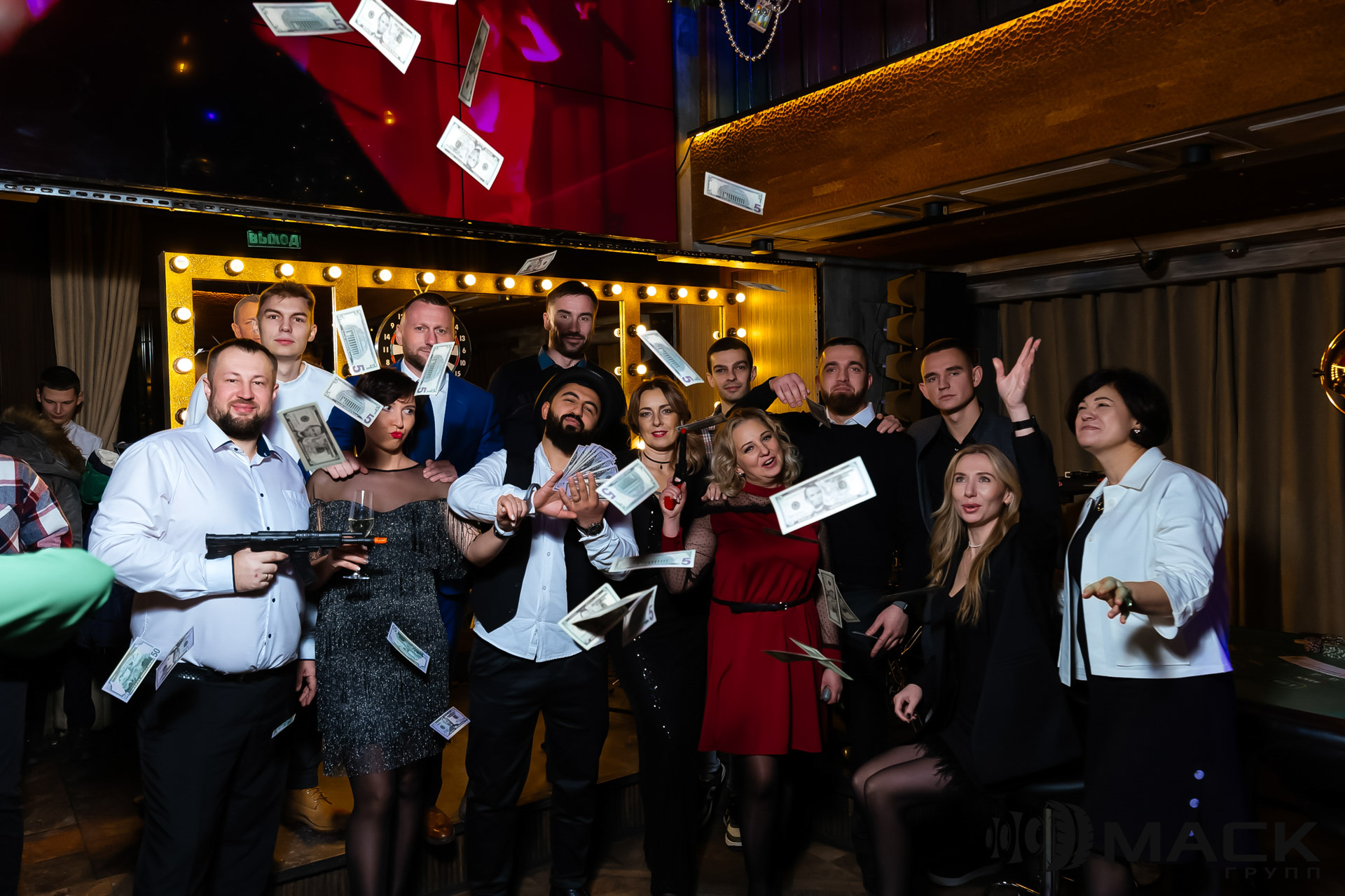 Друзья, приближается самое волшебное время года - Новый Год